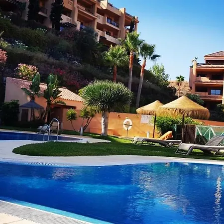 아파트 Spacious In With Sea View. *