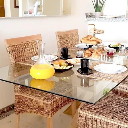 아파트 Spacious In With Sea View.